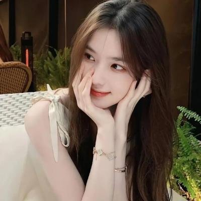 穿风信子蓝的少女